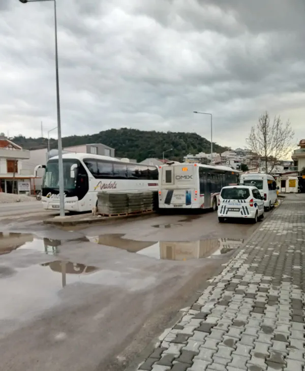 baskan-kirgozun-is-bilmezligi-dikiliyi-otogarsiz-birakti-1651142593117.jpg