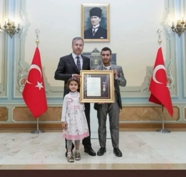 sigindigi-topraklarda-gazi-oldu-turkiye-bize-biz-de-turkiyeye-sahip-ciktik-1784101382801.jpg