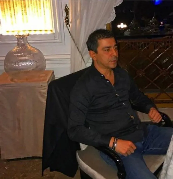 Deniz Seki ünlü iş adamı Murat Karabova ile aşk yaşıyor