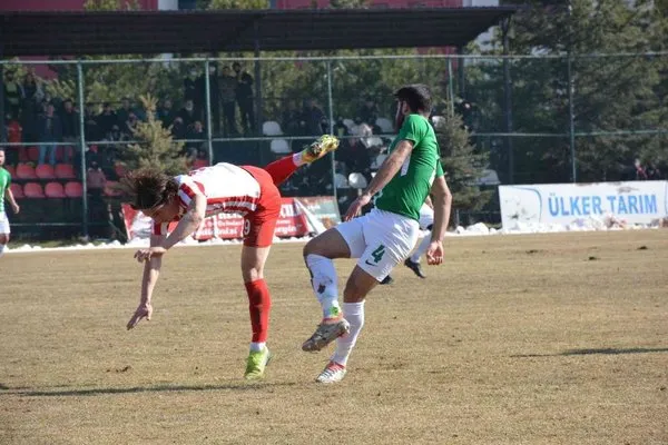 Şuhut Belediye Hisarspor, Emirdağ Spor’a 4-1 mağlup oldu