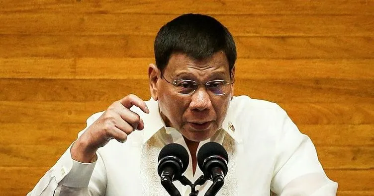 Filipinler Devlet Başkanı Duterte siyaseti bırakacağını duyurdu