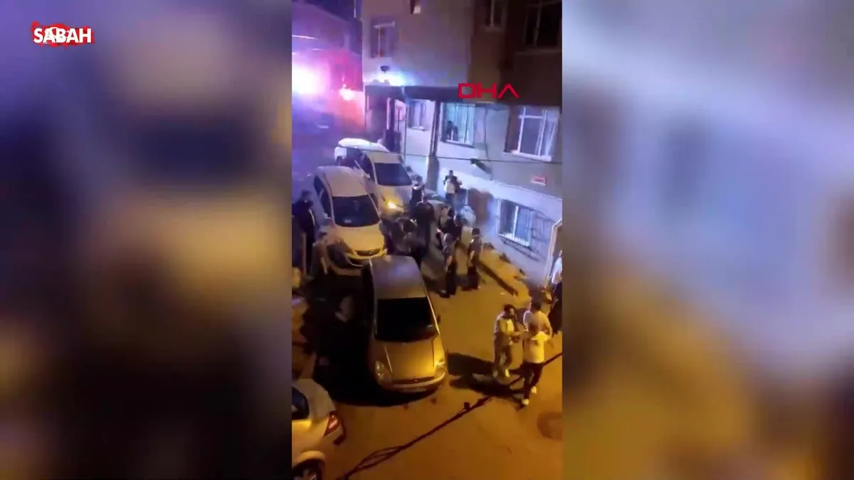 Kağıthane’de uyuşturucu operasyonunda sokak karıştı! Dayı ve abi şüpheliyi kaçırmaya çalıştı videosunu izle Kağıthane’de uyuşturucu operasyonunda sokak karıştı! Dayı ve abi şüpheliyi kaçırmaya çalıştı videosunu izle