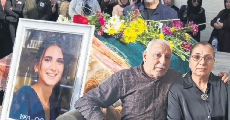 ‘Saçını kolyemde taşıyorum’