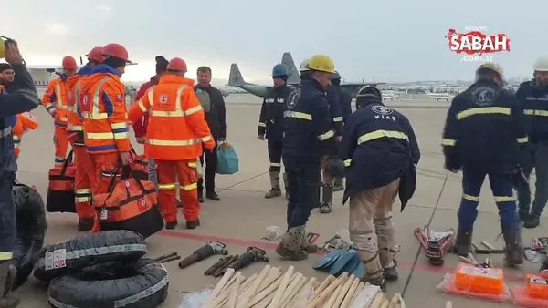 Hava Kuvvetlerimize ait uçaklar Ankara’dan Adana’ya Akut ekiplerinin ulaşımını sağladı | Video