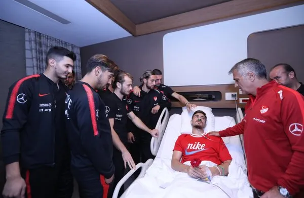 A Milli Takım'dan Dorukhan Toköz'e 'geçmiş olsun' ziyareti