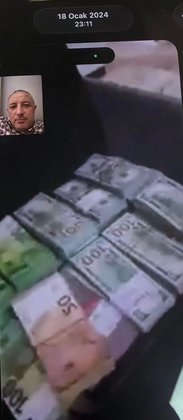 turgut-koc-konustu-veli-agbaba-cagirdi-500-bin-tl-var-mi-diye-sordu-1782745160582.jpg