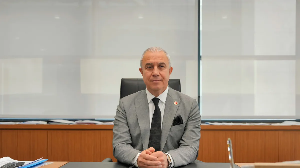 Alanya Belediye Başkanı Özçelik, CHP'den istifa etti!