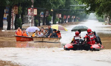 Narra Tayfunu iki ülkeyi felç etti