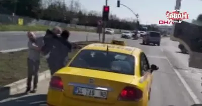SON DAKİKA: İstanbul’daki trafik kavgasında kamyoncudan taksi şoförüne feci dayak kamerada | Video