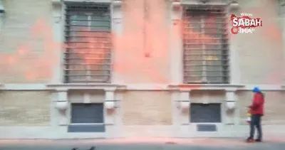 İtalya’da iklim aktivistlerinden Senato binasına boyalı saldırı: 5 gözaltı | Video
