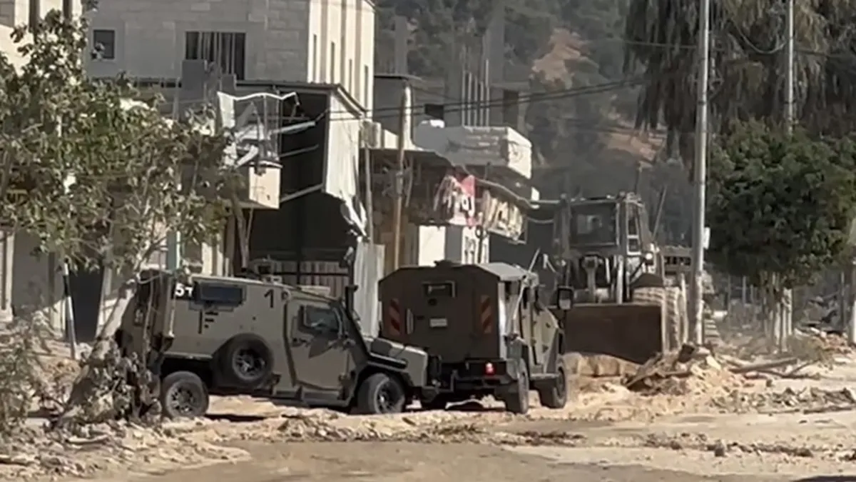 İsrail Batı Şeria’ya baskınlar düzenledi! 10 Filistinli yaralandı, evler ve cami hedef alındı İsrail Batı Şeria’ya baskınlar düzenledi! 10 Filistinli yaralandı, evler ve cami hedef alındı