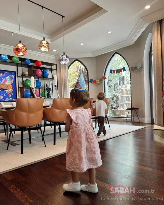 Hülya Koçyiğit’in güzel torunu Aslışah Alkoçlar minik kızı Ada’yı paylaştı! Gördüğüm en tatlı flamingo yorumları yağdı!