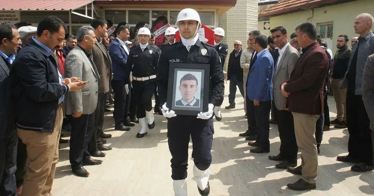 Kalp krizinden ölen polis memuru, memleketi Alaşehir’de toprağa verildi