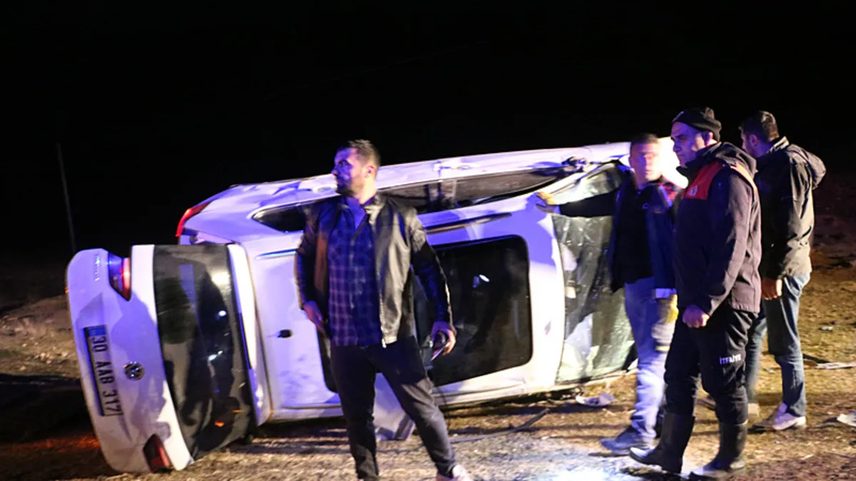 Hakkari’de otomobil takla attı: 5 yaralı!