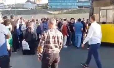 Saatlerce otobüsün gelmesini bekleyen vatandaşlar çileden çıktı! Kadıköy’de İETT isyanı