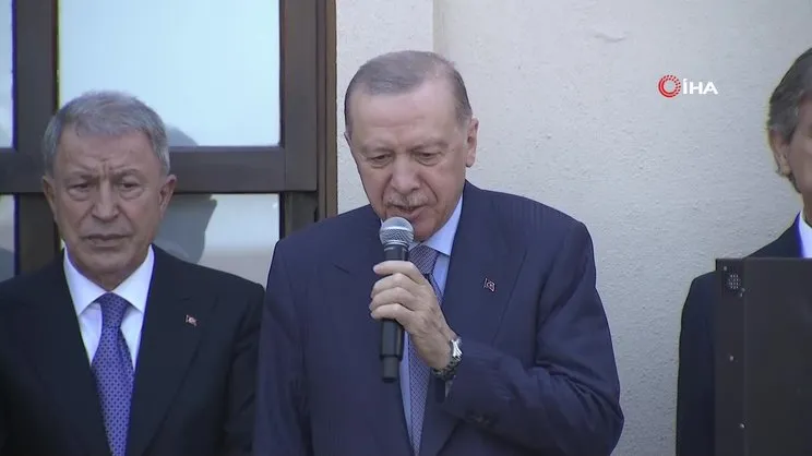 Gümrükçü İshak Ağa Camii ibadete açıldı | Video