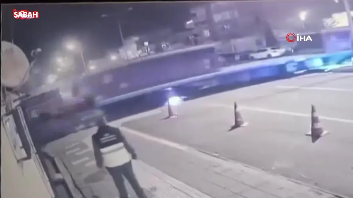 Diyarbakır’da korkunç olay! Otomobil tren ile çarpıştı: Feci kaza kamerada | Video videosunu izle Diyarbakır’da korkunç olay! Otomobil tren ile çarpıştı: Feci kaza kamerada | Video videosunu izle