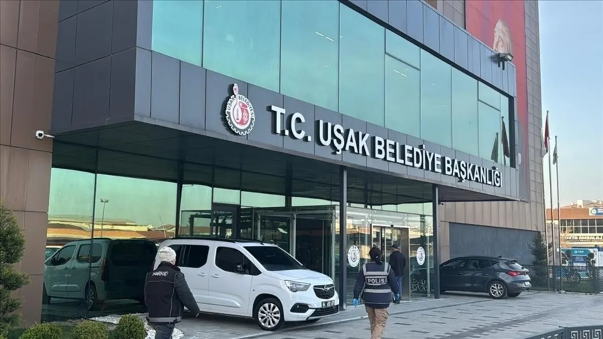 SON DAKİKA… Uşak Belediyesi’ne 2. dalga operasyon! Ekipler adreslerde arama yapıyor… SON DAKİKA… Uşak Belediyesi’ne 2. dalga operasyon! Ekipler adreslerde arama yapıyor…