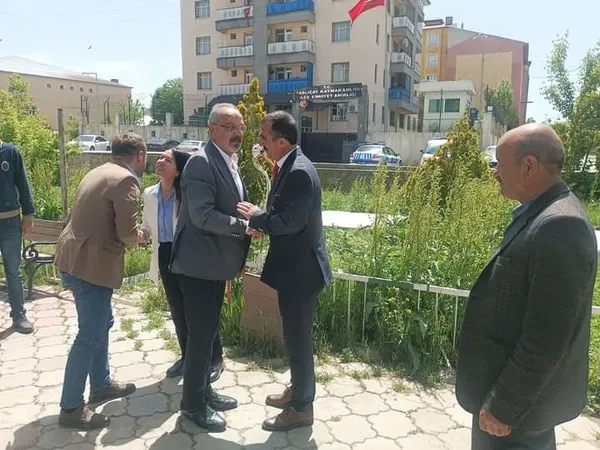 taslicay-belediye-baskani-budak-dem-partinden-istifa-etti-1723222023113.jpeg