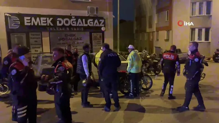 Polisten kaçarken kazaya neden oldu: 2’si polis 4 yaralı