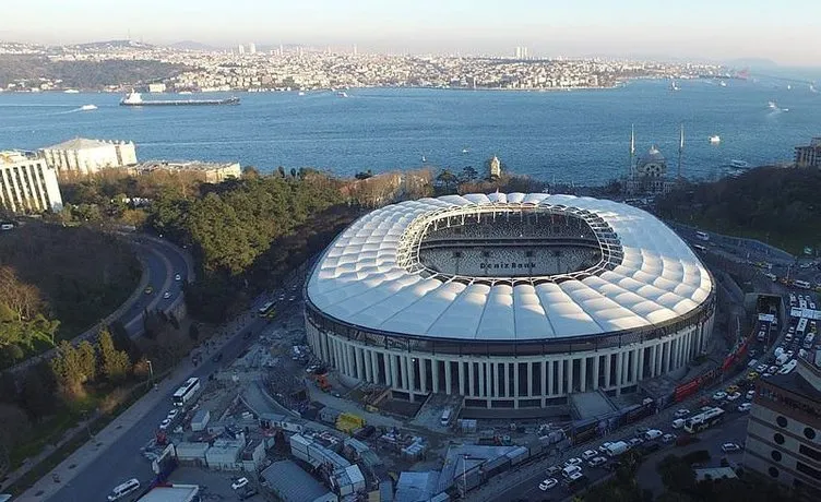 Vodafone Arena’da çatı bitti, sıra çimlerde