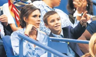 Anne-oğul tribünde