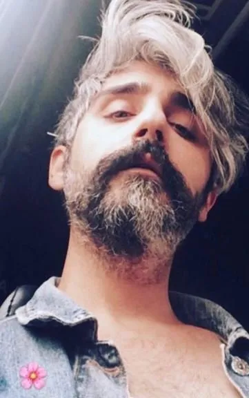 Sen neymişsin be Manuş baba!
