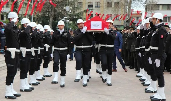 Şehit polis memuru Yunus Çavdar son yolcuğuna uğurlandı