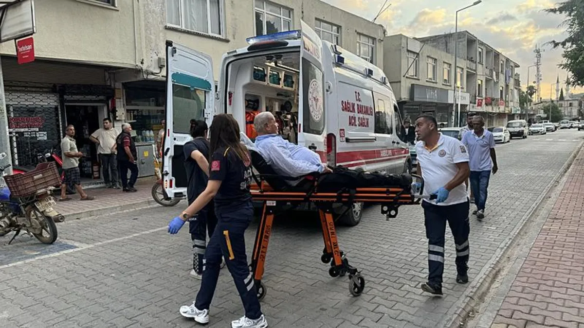 Aşırı sıcaklıklar bayılttı! Kaldırımda yürürken yere yığıldı Aşırı sıcaklıklar bayılttı! Kaldırımda yürürken yere yığıldı