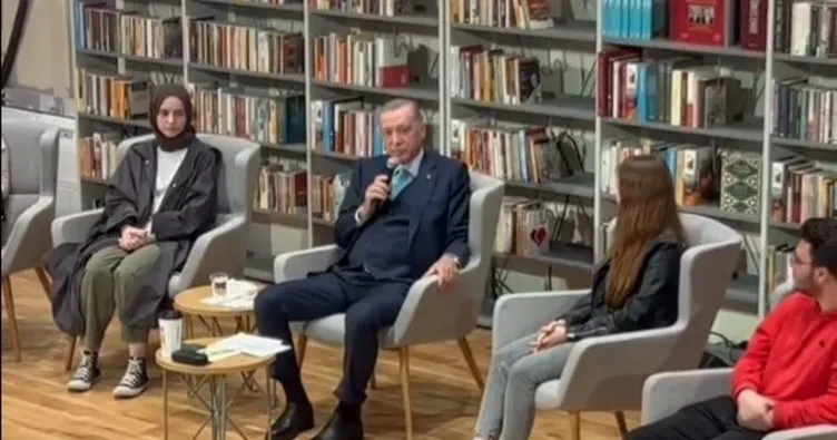 Başkan Erdoğan gençlere Mehmet Akif’in şiirini okudu: Zulmü Alkışlayamam