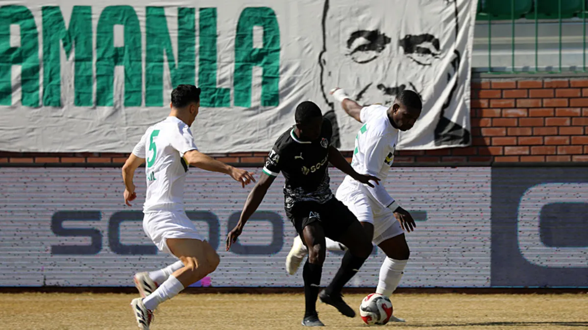 Esenler Erokspor deplasmanda 3 golle güldü Esenler Erokspor deplasmanda 3 golle güldü