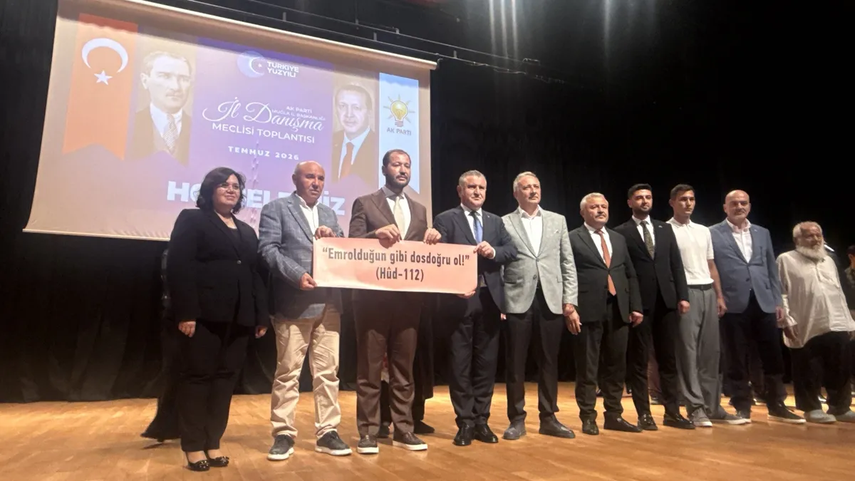 Bakan Osman Aşkın Bak’tan “Emrolunduğun Gibi Dosdoğru Ol” Pankartına Destek Bakan Osman Aşkın Bak’tan “Emrolunduğun Gibi Dosdoğru Ol” Pankartına Destek