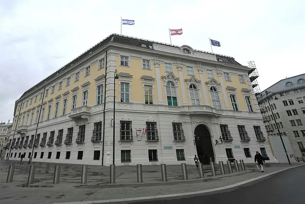 filistin-bayragini-paylasti-avusturya-basbakani-sebastian-kurzun-partisinden-ihrac-edildi-1621110654485.jpg Filistin bayrağını paylaştı, Avusturya Başbakanı Sebastian Kurz'un partisinden ihraç edildi