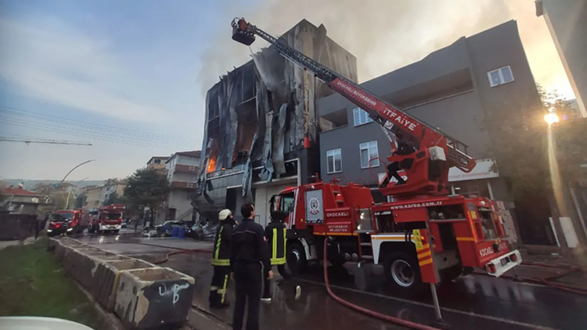 Dilovasında’ki yangın faciasında yeni gelişme! Acılı aileler ihmal zincirini anlattı Dilovasında’ki yangın faciasında yeni gelişme! Acılı aileler ihmal zincirini anlattı