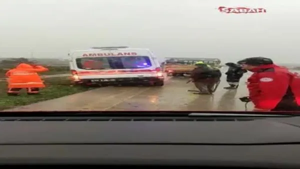 Mersin'de transit araç otobanda kontrolden çıkarak takla attı: 2 yaralı | Video