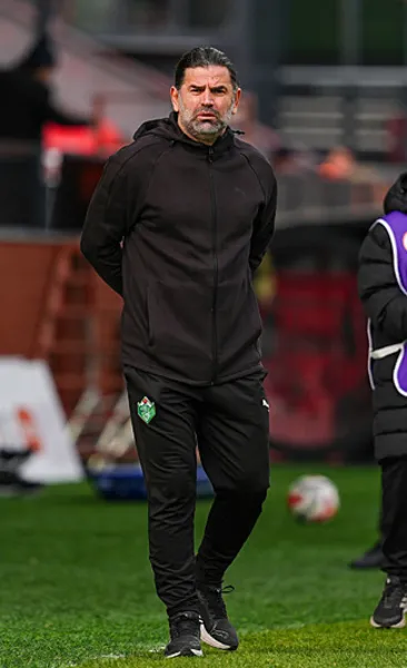 İbrahim Üzülmez: Ayağa kalkmamız lazım!