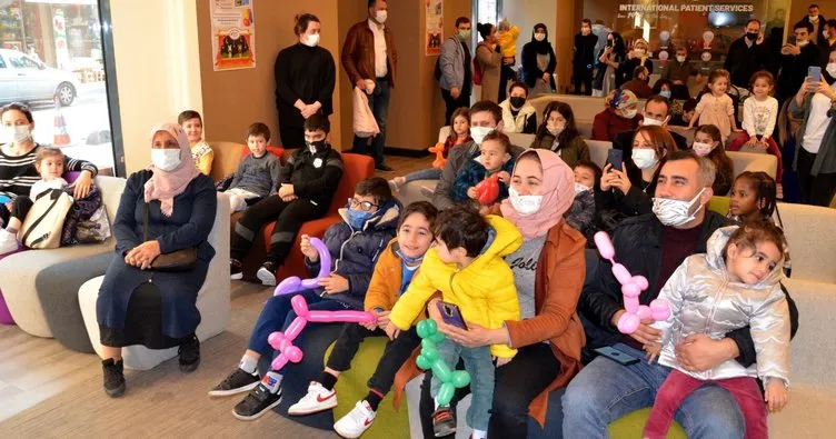 Dünya Çocuk Hakları Gününde hastanedeki çocuklara sürpriz