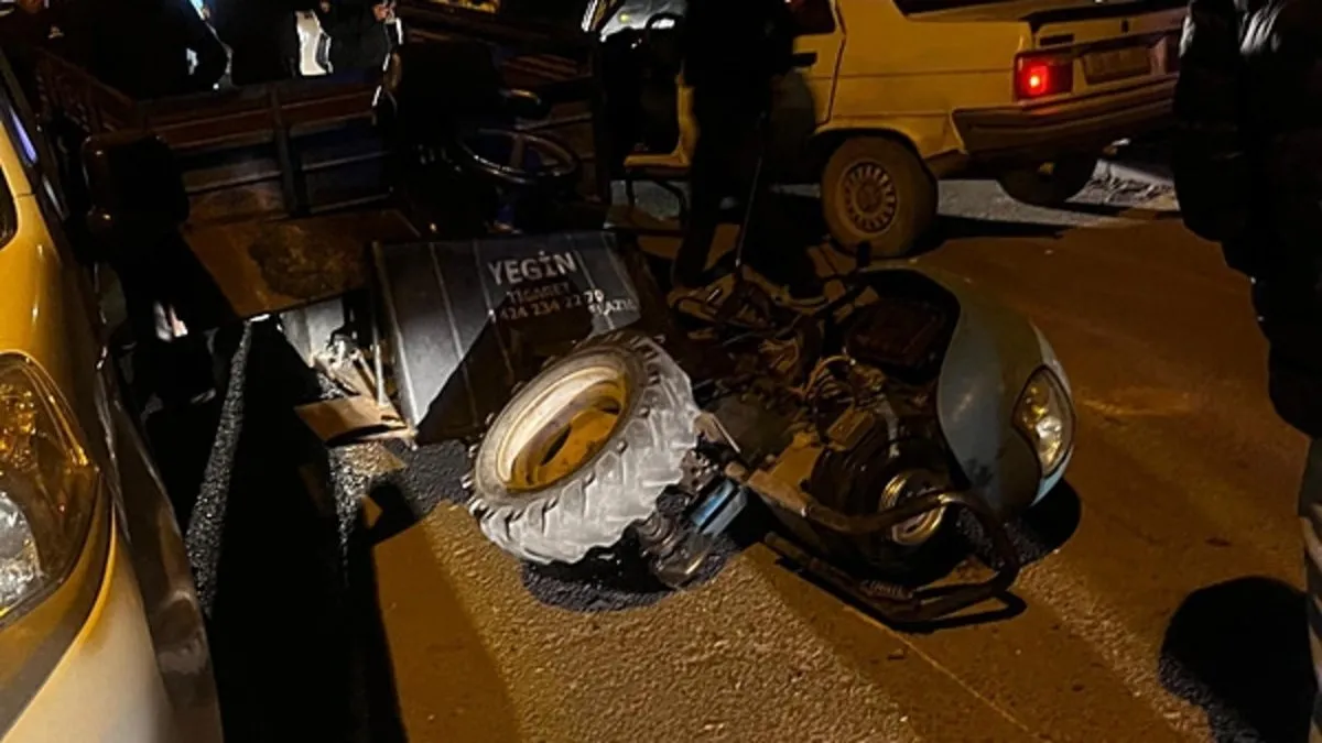 Elazığ’da otomobil ile patpat motoru kafa kafaya çarpıştı: 3 yaralı! Elazığ’da otomobil ile patpat motoru kafa kafaya çarpıştı: 3 yaralı!