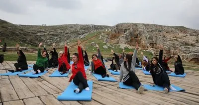 8 Mart Dünya Kadınlar Gününde Tarihi Mekânda Yoga Yaptılar