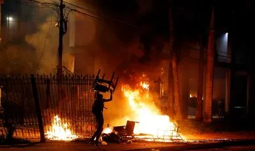 Paraguay’da göstericiler kongre binasını ateşe verdi