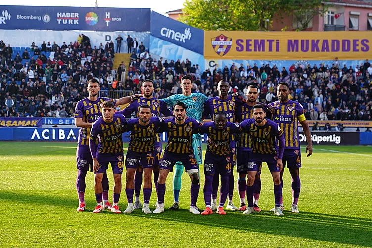 Fenerbahçe ve Galatasaray ile anılıyordu! Berke Özer imzayı attı...