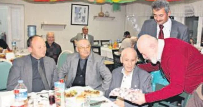 Akyurt Yaşam Evi’nde erken yılbaşı balosu