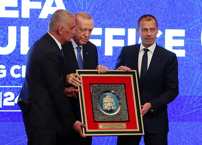 son-dakika-baskan-erdogan-deprem-gunluk-siyasete-alet-edilemez-1745490304663.jpeg SON DAKİKA | Başkan Erdoğan: Deprem günlük siyasete alet edilemez