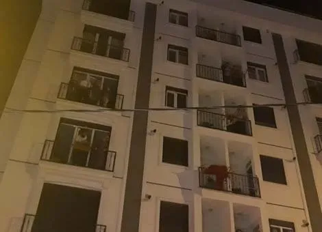Kartal’da 6 katlı binada yangın: 1’i bebek 4’ü çocuk 15 kişi kurtarıldı