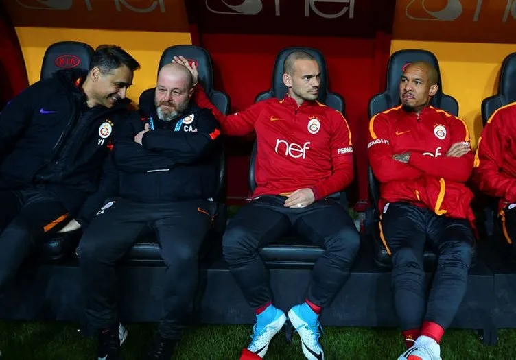 Sneijder’in menajeri Fenerbahçe ile görüştü
