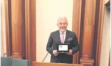 Osman Öztürk’e uluslararası ödül