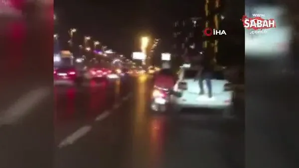 İstanbul’da şaşkınlık veren görüntü: Arıza yapan aracı motosikletle itti | Video