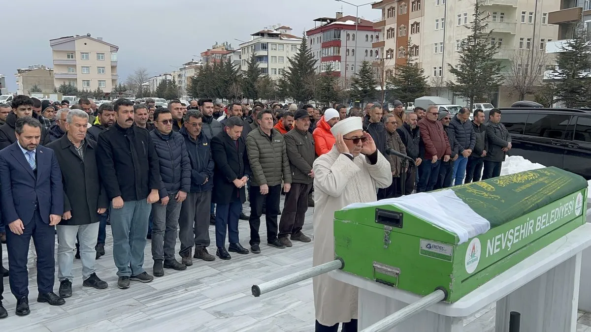 Eski nişanlısının pompalı tüfekle vurup öldürdüğü Beyza, toprağa verildi