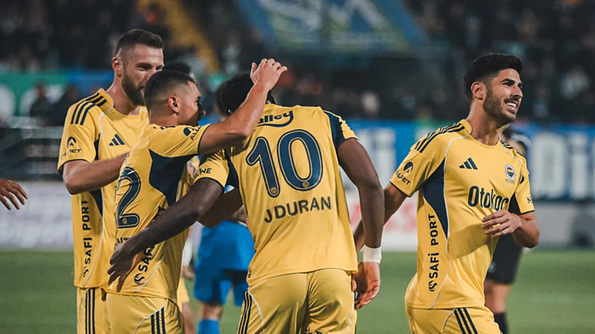 Fenerbahçe’den, Rizespor’a karşı 13 maçlık galibiyet serisi Fenerbahçe’den, Rizespor’a karşı 13 maçlık galibiyet serisi