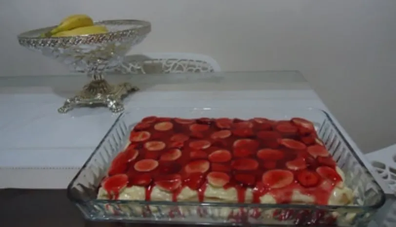 meyveli kedidili pasta